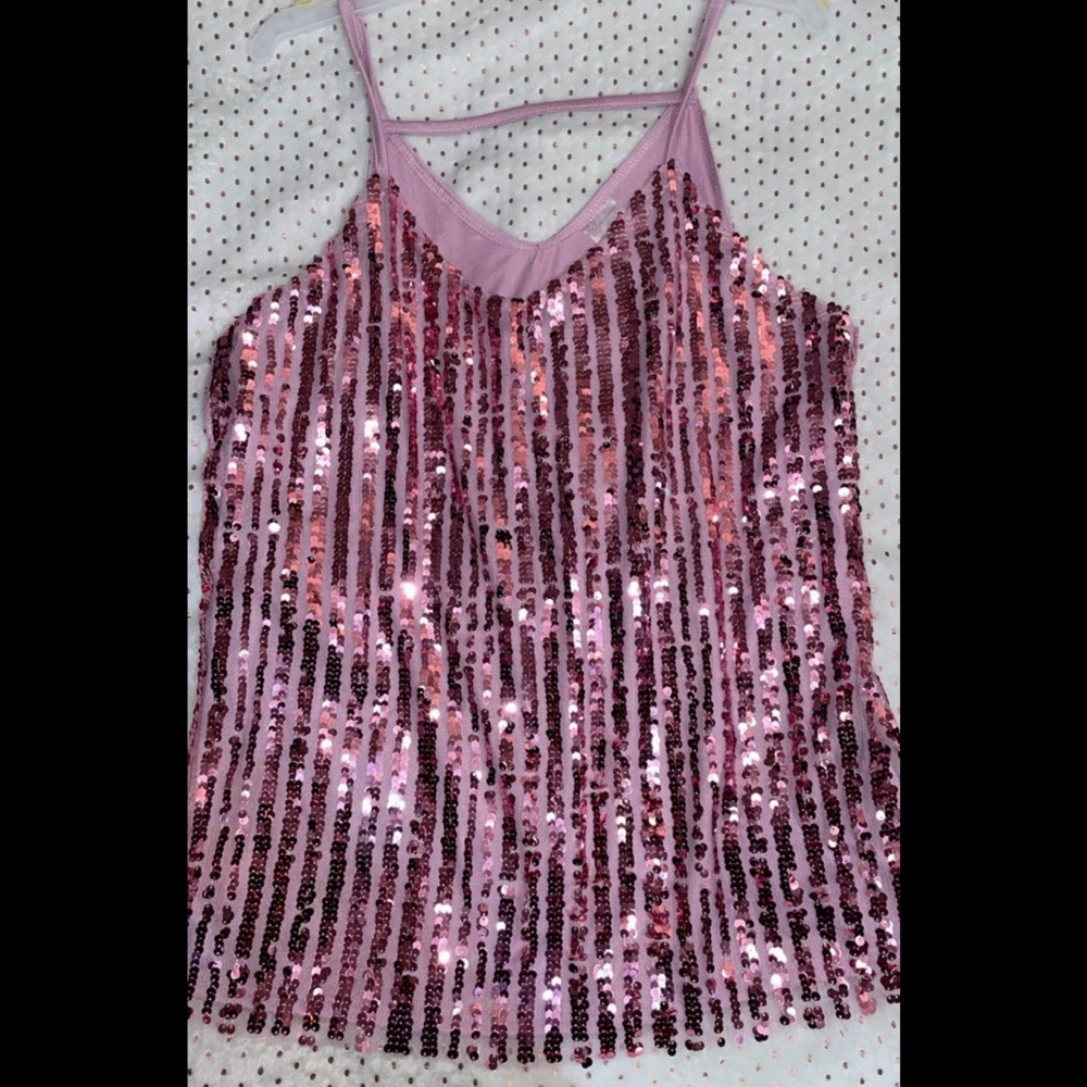Cute sparkly light purple top!✨
